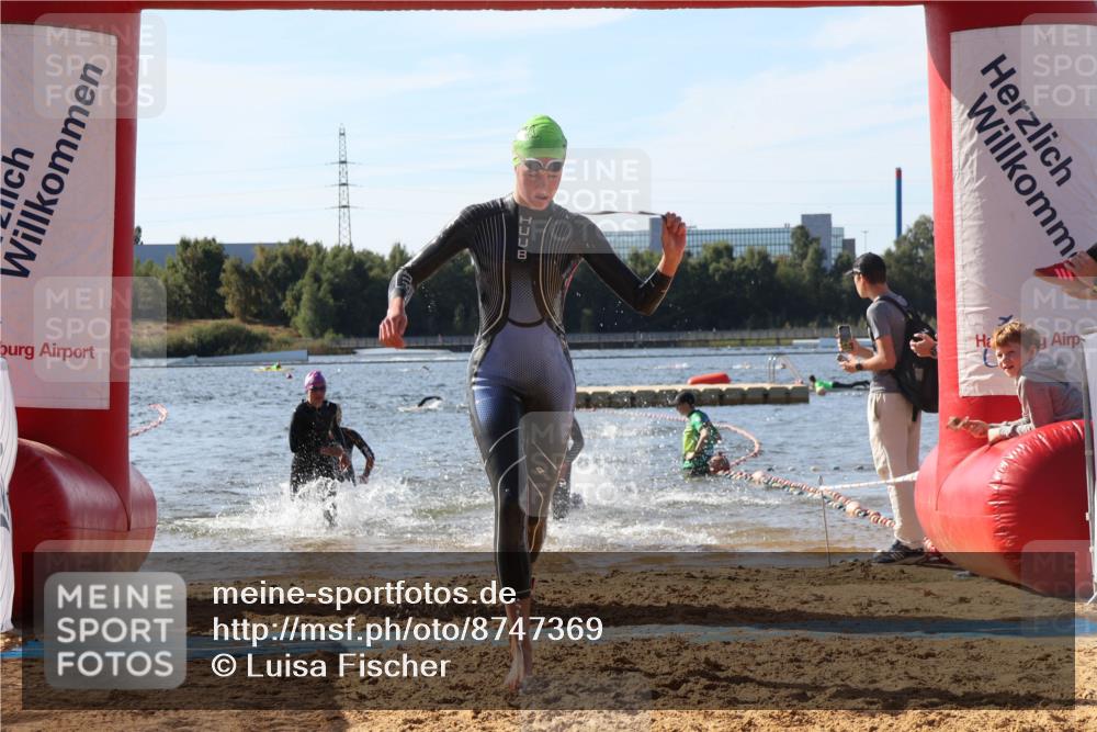 07.09.2025 - 19. Norderstedt Triathlon Luisa Fischer http://msf.ph/oto/8747369 07.09.2025 10:48:58 Schwimmen 1163, 1165, 1168, 1185, 1191 meine-sportfotos.de