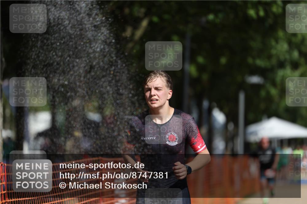 07.09.2025 - 19. Norderstedt Triathlon Michael Strokosch http://msf.ph/oto/8747381 07.09.2025 12:01:08 Laufen 787, 1156 meine-sportfotos.de