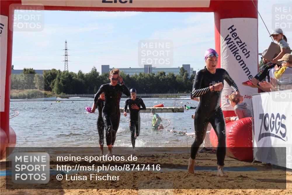 07.09.2025 - 19. Norderstedt Triathlon Luisa Fischer http://msf.ph/oto/8747416 07.09.2025 10:49:01 Schwimmen 1163, 1165, 1168, 1185, 1191 meine-sportfotos.de