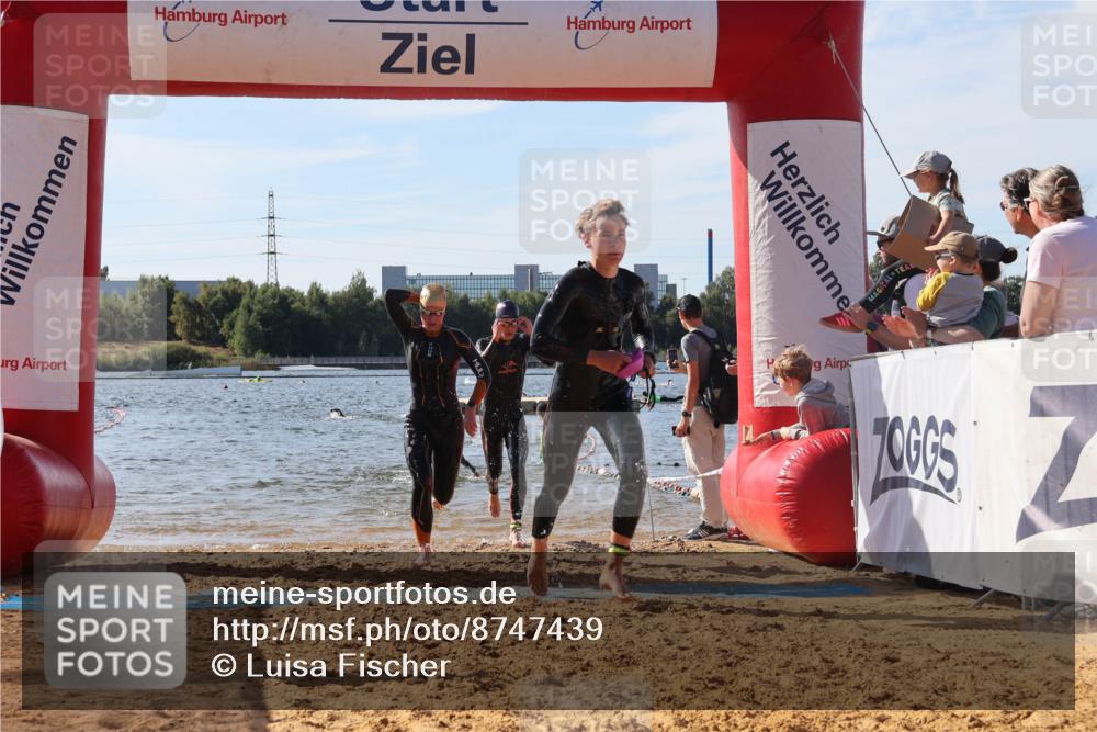 07.09.2025 - 19. Norderstedt Triathlon Luisa Fischer http://msf.ph/oto/8747439 07.09.2025 10:49:02 Schwimmen 1163, 1165, 1168, 1185, 1191 meine-sportfotos.de