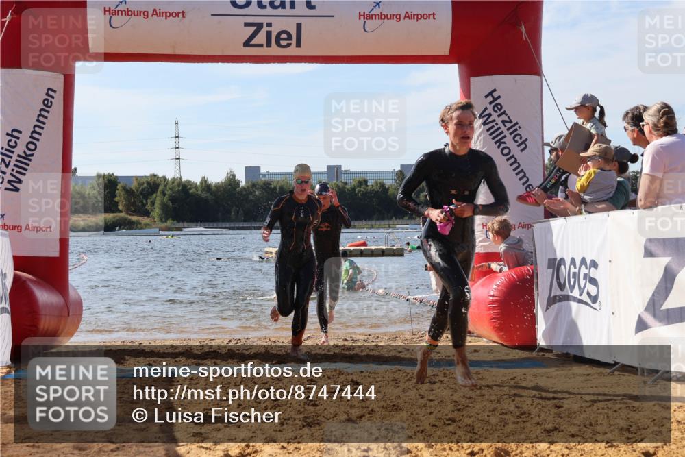 07.09.2025 - 19. Norderstedt Triathlon Luisa Fischer http://msf.ph/oto/8747444 07.09.2025 10:49:02 Schwimmen 1163, 1165, 1168, 1185, 1191 meine-sportfotos.de