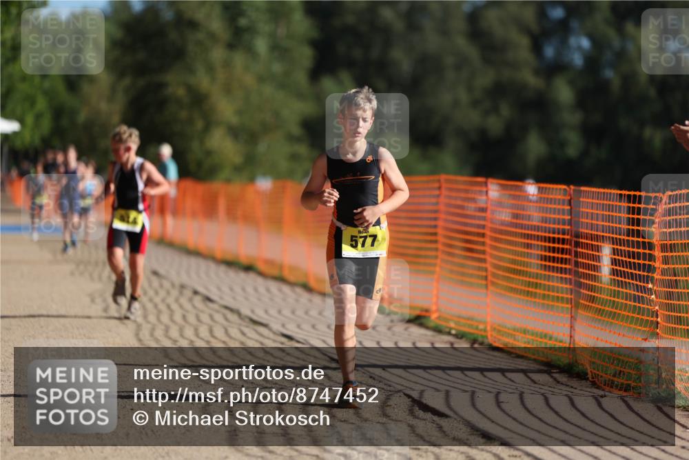 07.09.2025 - 19. Norderstedt Triathlon Michael Strokosch http://msf.ph/oto/8747452 07.09.2025 09:45:43 Laufen 574, 577 meine-sportfotos.de