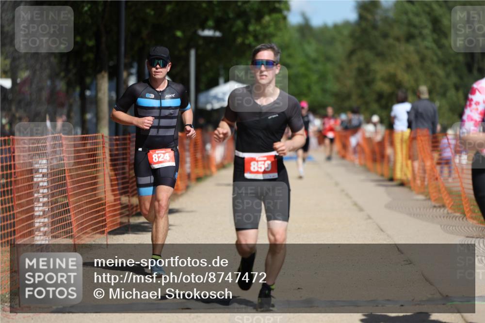 07.09.2025 - 19. Norderstedt Triathlon Michael Strokosch http://msf.ph/oto/8747472 07.09.2025 12:38:00 Laufen 302, 824, 859 meine-sportfotos.de