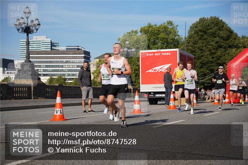 07.09.2025 - BARMER Alsterlauf Yannick Fuchs http://msf.ph/oto/8747528 07.09.2025 09:32:35 Laufen 4192, 1, 5993, 3180, 3639, 140, 5436 meine-sportfotos.de