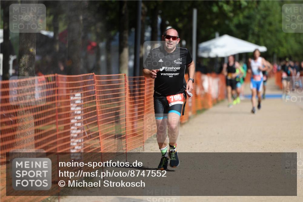 07.09.2025 - 19. Norderstedt Triathlon Michael Strokosch http://msf.ph/oto/8747552 07.09.2025 12:01:15 Laufen 787, 796 meine-sportfotos.de