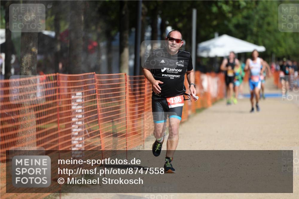 07.09.2025 - 19. Norderstedt Triathlon Michael Strokosch http://msf.ph/oto/8747558 07.09.2025 12:01:15 Laufen 787, 796 meine-sportfotos.de