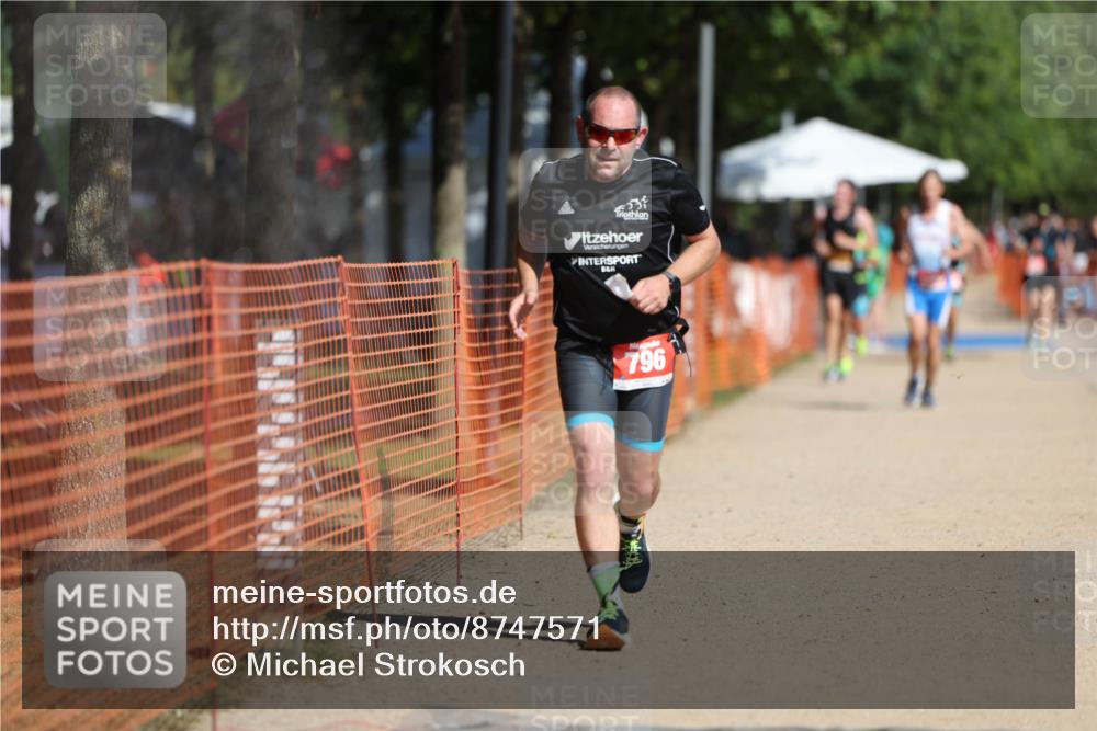 07.09.2025 - 19. Norderstedt Triathlon Michael Strokosch http://msf.ph/oto/8747571 07.09.2025 12:01:15 Laufen 787, 796 meine-sportfotos.de