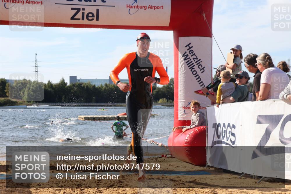 07.09.2025 - 19. Norderstedt Triathlon Luisa Fischer http://msf.ph/oto/8747579 07.09.2025 10:49:33 Schwimmen 1188 meine-sportfotos.de