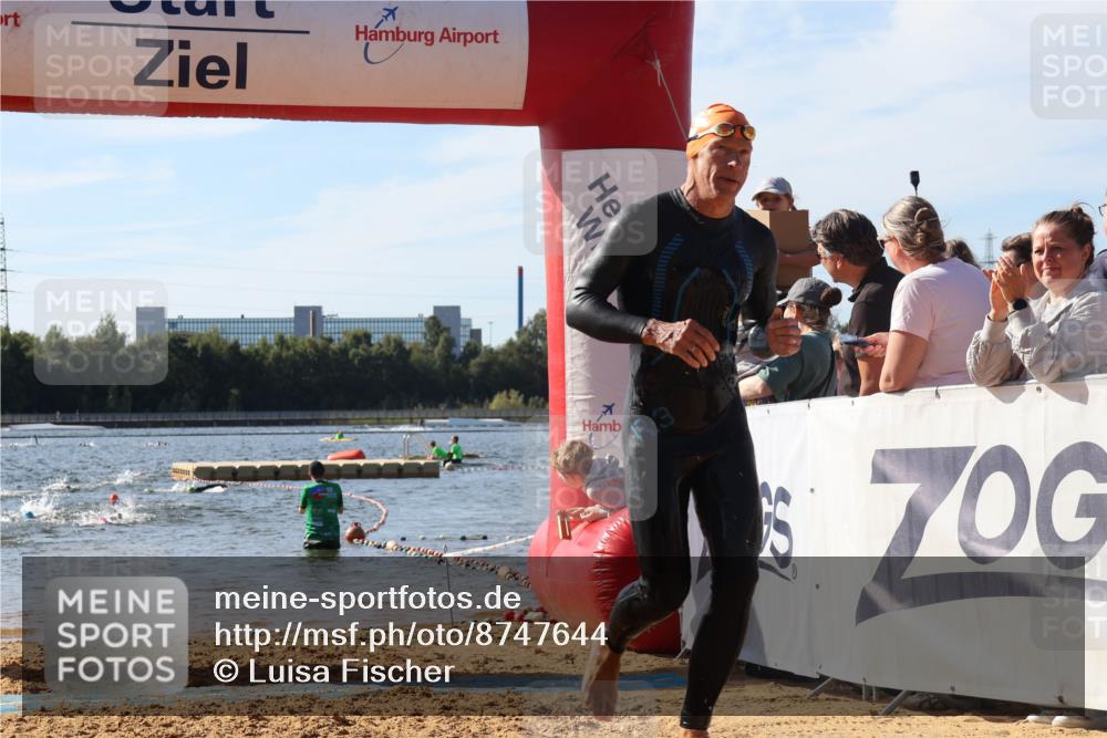 07.09.2025 - 19. Norderstedt Triathlon Luisa Fischer http://msf.ph/oto/8747644 07.09.2025 10:49:43 Schwimmen 225, 231, 1188 meine-sportfotos.de