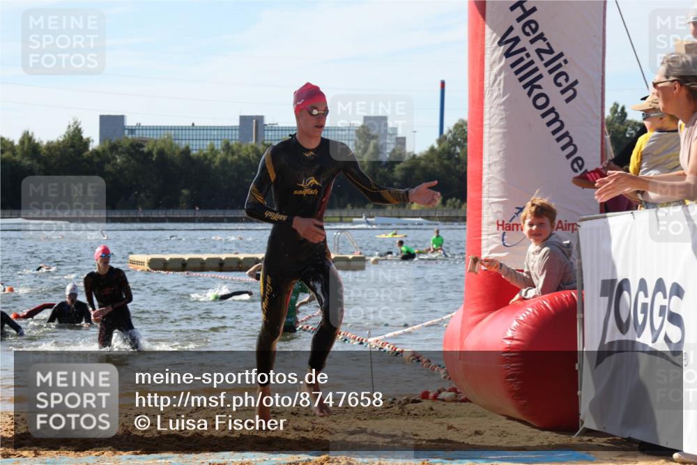 07.09.2025 - 19. Norderstedt Triathlon Luisa Fischer http://msf.ph/oto/8747658 07.09.2025 10:49:54 Schwimmen 225, 1158, 1176 meine-sportfotos.de