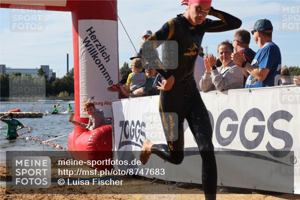 07.09.2025 - 19. Norderstedt Triathlon Luisa Fischer http://msf.ph/oto/8747683 07.09.2025 10:49:56 Schwimmen 1158, 1176 meine-sportfotos.de