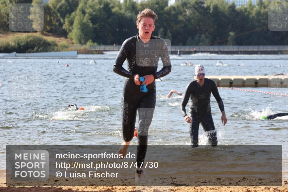 07.09.2025 - 19. Norderstedt Triathlon Luisa Fischer http://msf.ph/oto/8747730 07.09.2025 10:50:02 Schwimmen 1158, 1171, 1176, 1355 meine-sportfotos.de