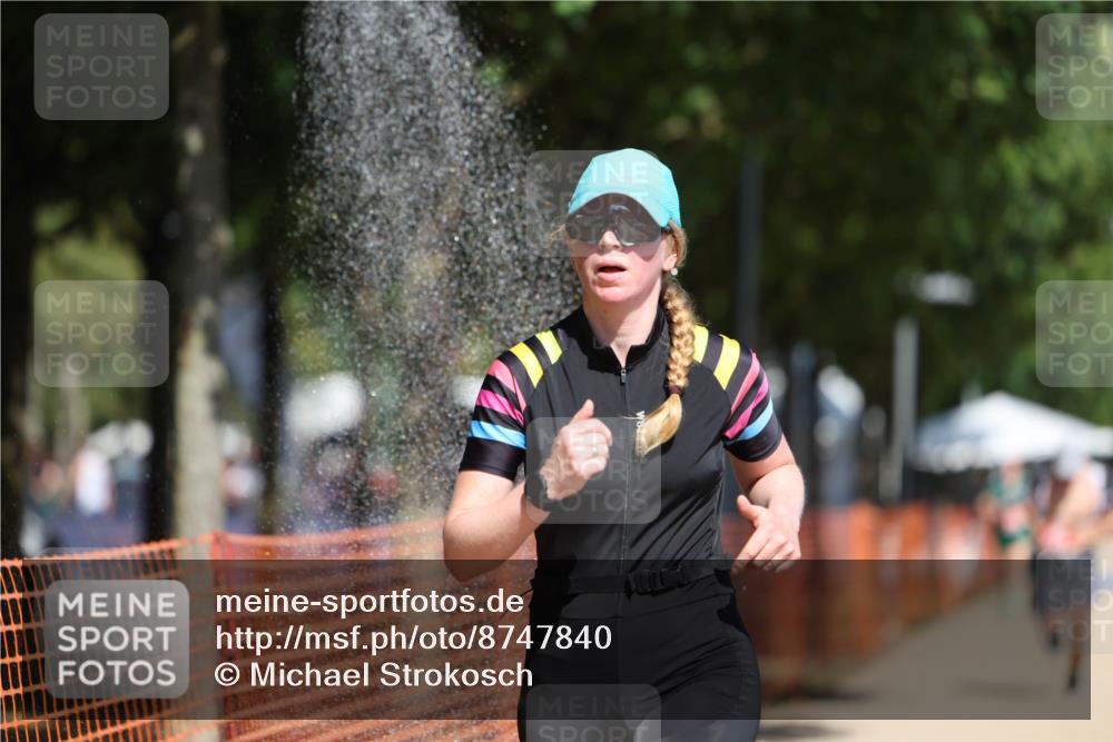 07.09.2025 - 19. Norderstedt Triathlon Michael Strokosch http://msf.ph/oto/8747840 07.09.2025 12:38:21 Laufen 182, 299, 715 meine-sportfotos.de