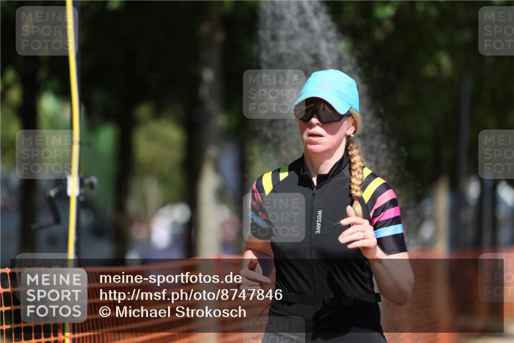 07.09.2025 - 19. Norderstedt Triathlon Michael Strokosch http://msf.ph/oto/8747846 07.09.2025 12:38:21 Laufen 182, 299, 715 meine-sportfotos.de