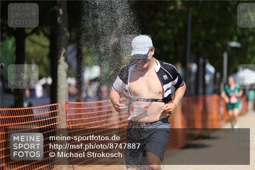 07.09.2025 - 19. Norderstedt Triathlon Michael Strokosch http://msf.ph/oto/8747887 07.09.2025 12:38:26 Laufen 715, 720, 1224 meine-sportfotos.de