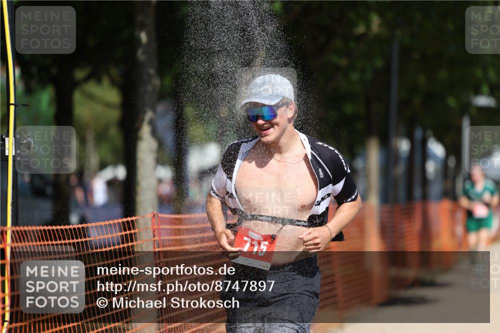 07.09.2025 - 19. Norderstedt Triathlon Michael Strokosch http://msf.ph/oto/8747897 07.09.2025 12:38:26 Laufen 715, 720, 1224 meine-sportfotos.de