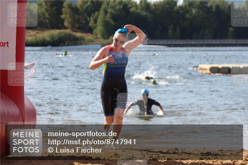 07.09.2025 - 19. Norderstedt Triathlon Luisa Fischer http://msf.ph/oto/8747941 07.09.2025 10:50:27 Schwimmen 1160, 1167, 1189 meine-sportfotos.de