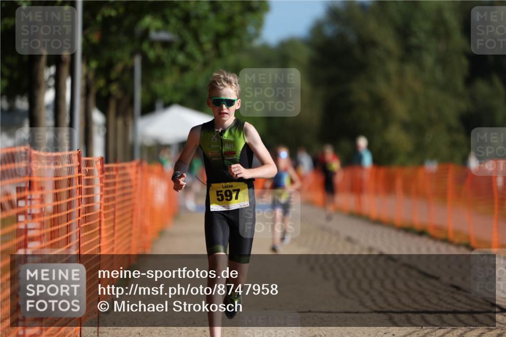07.09.2025 - 19. Norderstedt Triathlon Michael Strokosch http://msf.ph/oto/8747958 07.09.2025 09:46:12 Laufen 555, 597 meine-sportfotos.de