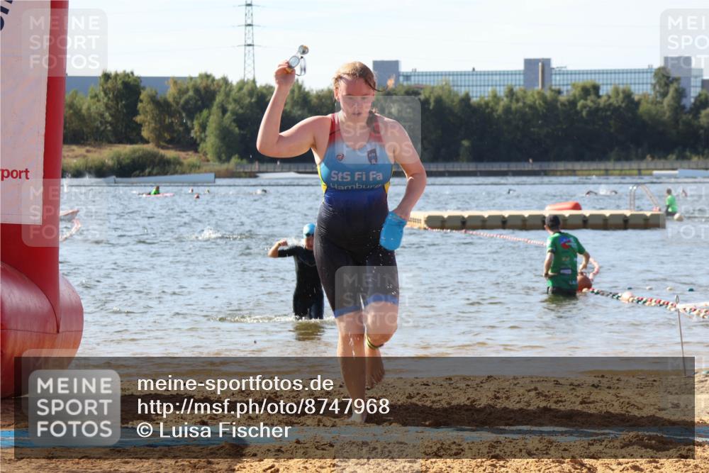 07.09.2025 - 19. Norderstedt Triathlon Luisa Fischer http://msf.ph/oto/8747968 07.09.2025 10:50:29 Schwimmen 1160, 1167, 1189, 1227 meine-sportfotos.de