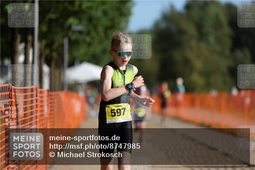 07.09.2025 - 19. Norderstedt Triathlon Michael Strokosch http://msf.ph/oto/8747985 07.09.2025 09:46:13 Laufen 555, 597 meine-sportfotos.de