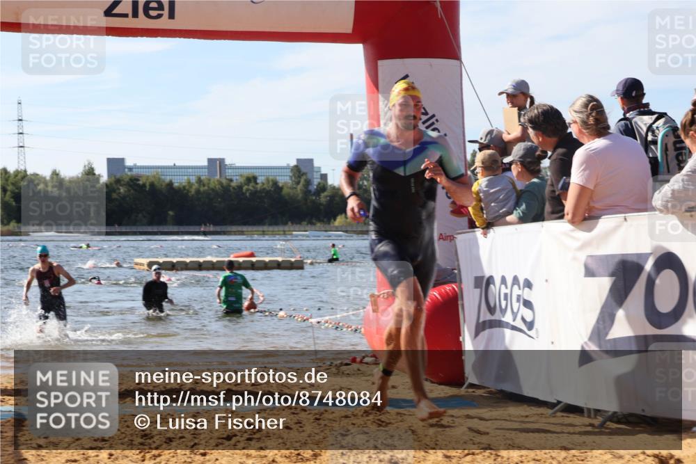 07.09.2025 - 19. Norderstedt Triathlon Luisa Fischer http://msf.ph/oto/8748084 07.09.2025 10:50:57 Schwimmen 749, 1172, 1173 meine-sportfotos.de