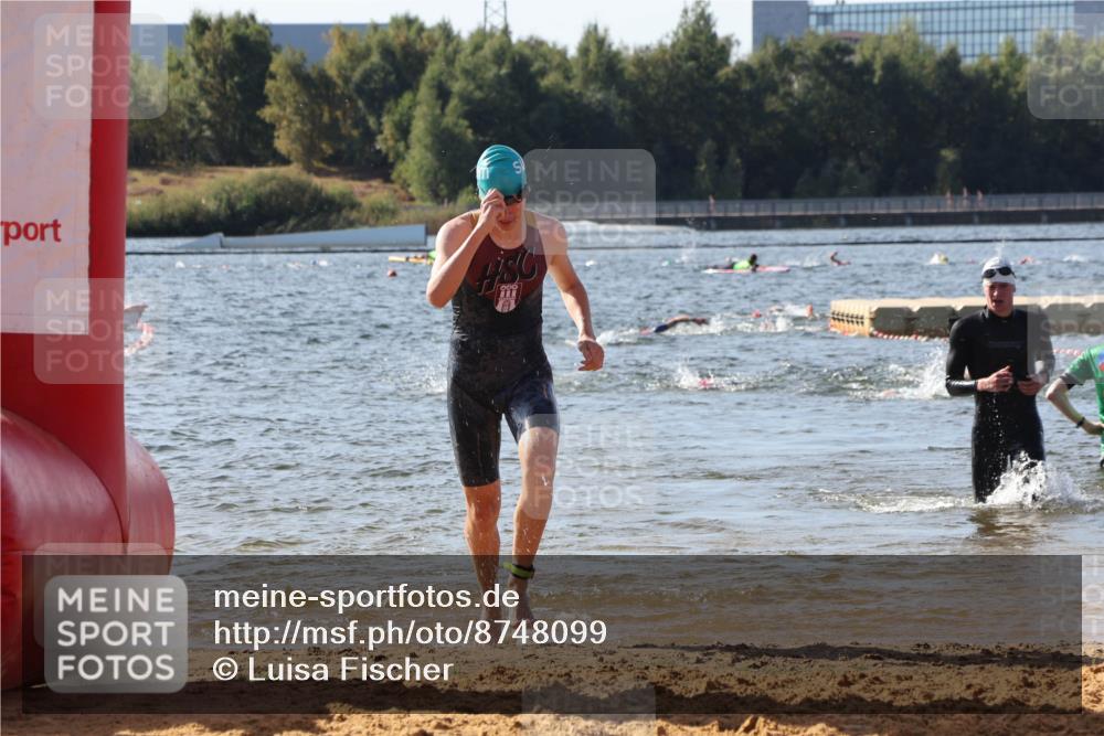 07.09.2025 - 19. Norderstedt Triathlon Luisa Fischer http://msf.ph/oto/8748099 07.09.2025 10:50:59 Schwimmen 749, 1172, 1173 meine-sportfotos.de