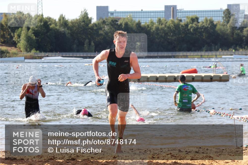 07.09.2025 - 19. Norderstedt Triathlon Luisa Fischer http://msf.ph/oto/8748174 07.09.2025 10:51:19 Schwimmen 1166, 1174 meine-sportfotos.de