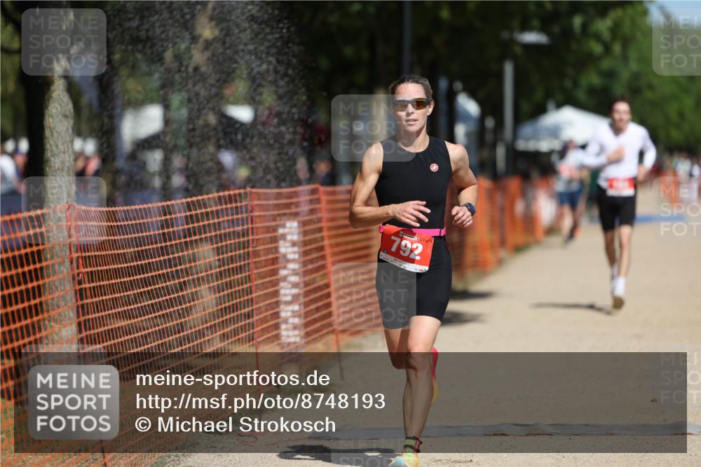 07.09.2025 - 19. Norderstedt Triathlon Michael Strokosch http://msf.ph/oto/8748193 07.09.2025 12:39:02 Laufen 165, 273, 724, 792 meine-sportfotos.de