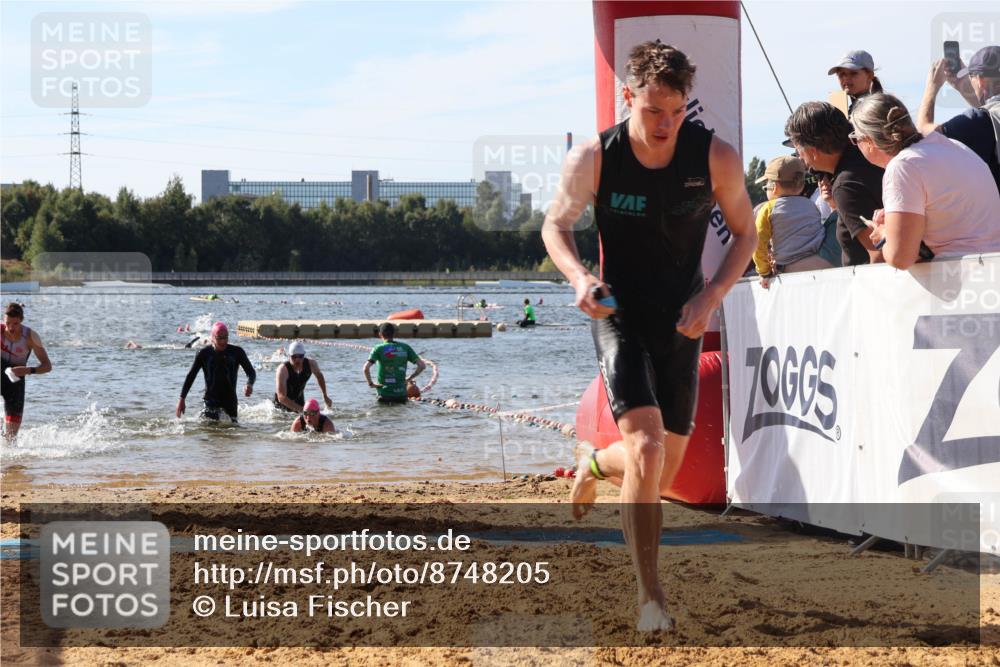 07.09.2025 - 19. Norderstedt Triathlon Luisa Fischer http://msf.ph/oto/8748205 07.09.2025 10:51:21 Schwimmen 1166, 1174, 1208 meine-sportfotos.de