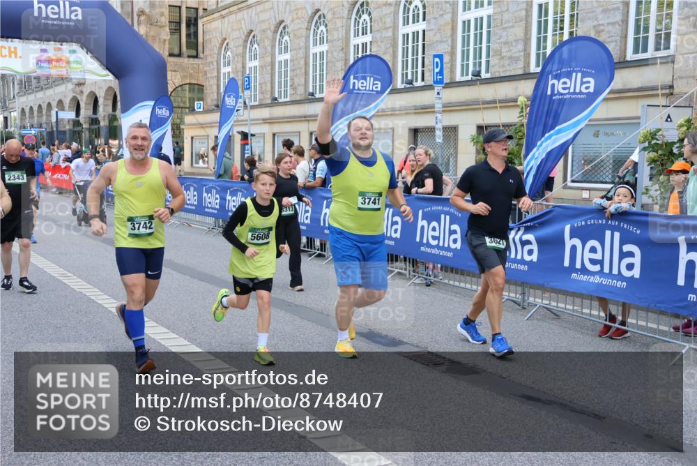 07.09.2025 - BARMER Alsterlauf Strokosch-Dieckow http://msf.ph/oto/8748407 07.09.2025 10:16:24 Ziel 2857, 3403, 3808, 3933, 4154, 4495, 4497, 4534, 4693, 4765, 5163, 5261, 5597, 8131, 8138, 8361 meine-sportfotos.de