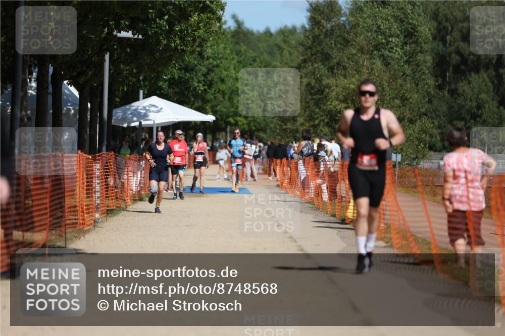 07.09.2025 - 19. Norderstedt Triathlon Michael Strokosch http://msf.ph/oto/8748568 07.09.2025 12:40:00 Laufen 243, 852, 1255, 1276, 1359 meine-sportfotos.de