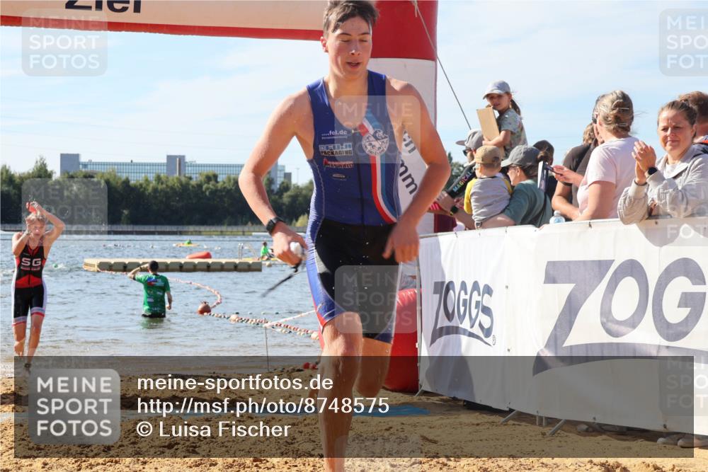 07.09.2025 - 19. Norderstedt Triathlon Luisa Fischer http://msf.ph/oto/8748575 07.09.2025 10:52:45 Schwimmen 1162, 1179 meine-sportfotos.de