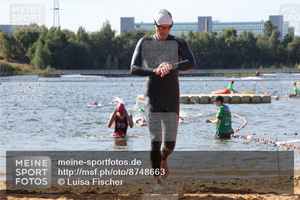 07.09.2025 - 19. Norderstedt Triathlon Luisa Fischer http://msf.ph/oto/8748663 07.09.2025 10:53:07 Schwimmen 200, 1156, 1203 meine-sportfotos.de