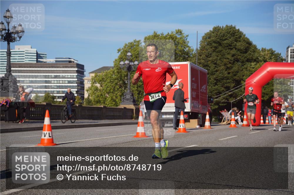 07.09.2025 - BARMER Alsterlauf Yannick Fuchs http://msf.ph/oto/8748719 07.09.2025 09:33:27 Laufen 2914, 2358 meine-sportfotos.de