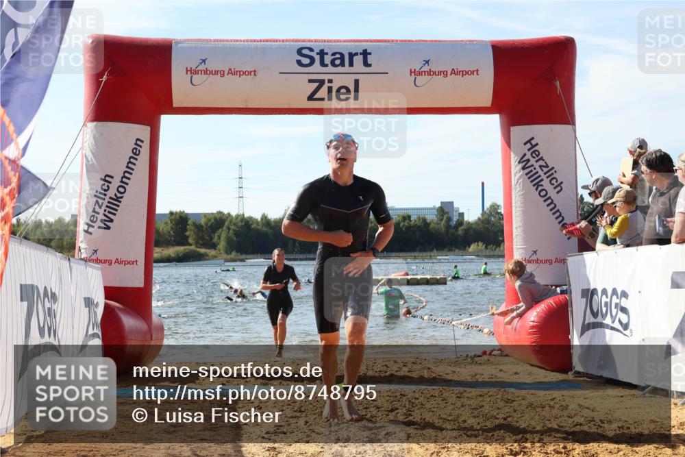 07.09.2025 - 19. Norderstedt Triathlon Luisa Fischer http://msf.ph/oto/8748795 07.09.2025 10:53:56 Schwimmen 1198, 1313 meine-sportfotos.de