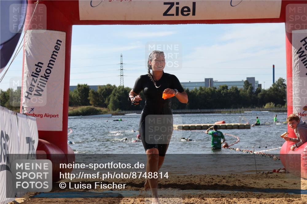 07.09.2025 - 19. Norderstedt Triathlon Luisa Fischer http://msf.ph/oto/8748814 07.09.2025 10:53:59 Schwimmen 1198, 1313 meine-sportfotos.de