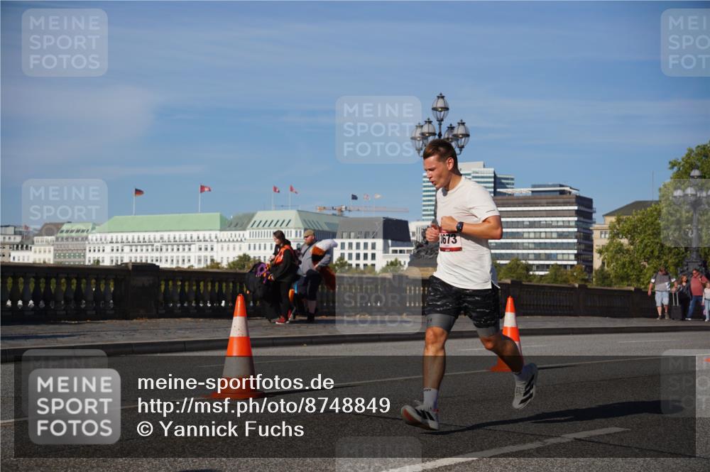 07.09.2025 - BARMER Alsterlauf Yannick Fuchs http://msf.ph/oto/8748849 07.09.2025 09:33:33 Laufen 3673 meine-sportfotos.de