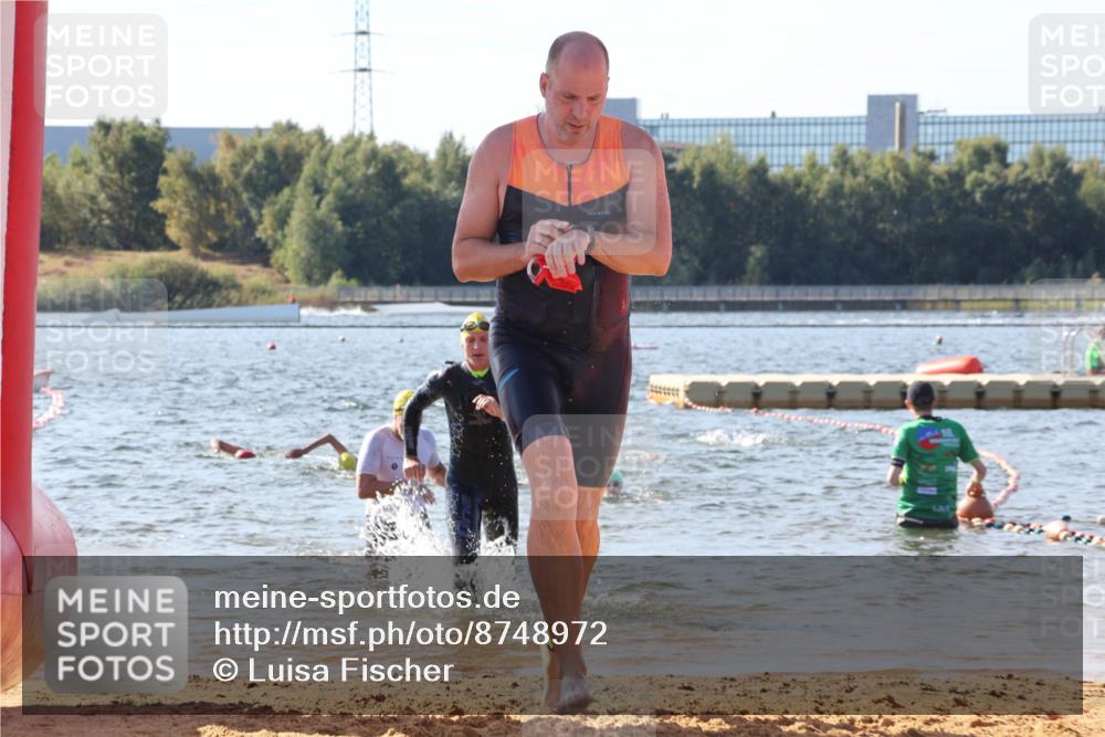 07.09.2025 - 19. Norderstedt Triathlon Luisa Fischer http://msf.ph/oto/8748972 07.09.2025 10:54:43 Schwimmen 771, 833, 1197 meine-sportfotos.de