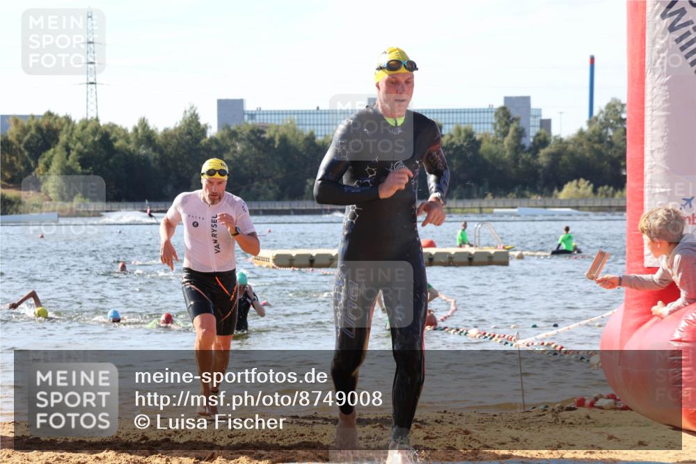 07.09.2025 - 19. Norderstedt Triathlon Luisa Fischer http://msf.ph/oto/8749008 07.09.2025 10:54:49 Schwimmen 284, 771, 833 meine-sportfotos.de