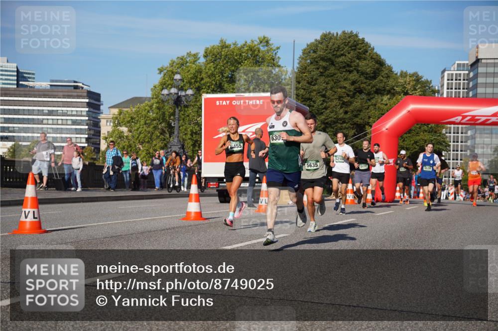 07.09.2025 - BARMER Alsterlauf Yannick Fuchs http://msf.ph/oto/8749025 07.09.2025 09:33:44 Laufen 8455, 630, 1, 5635, 5210, 8435, 5528, 1232 meine-sportfotos.de