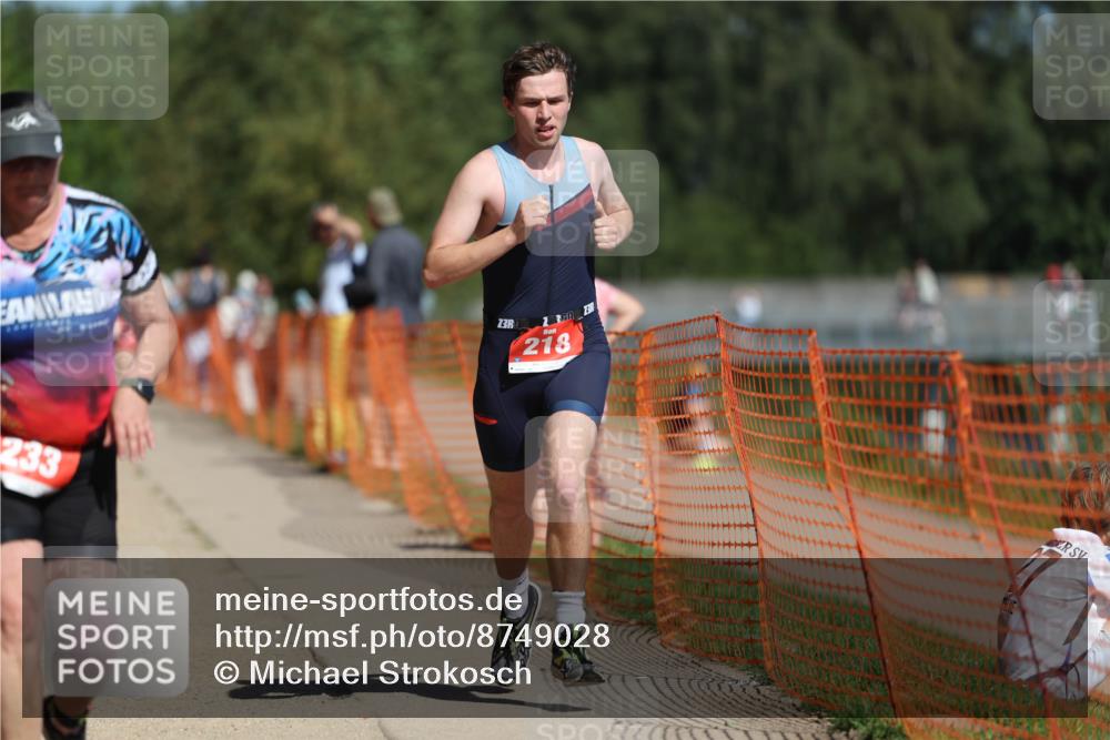 07.09.2025 - 19. Norderstedt Triathlon Michael Strokosch http://msf.ph/oto/8749028 07.09.2025 12:40:48 Laufen 218, 233, 1387, 1392 meine-sportfotos.de