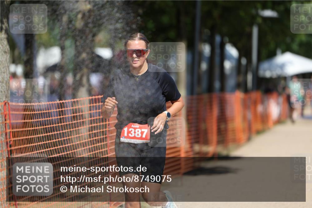 07.09.2025 - 19. Norderstedt Triathlon Michael Strokosch http://msf.ph/oto/8749075 07.09.2025 12:40:56 Laufen 802, 1387 meine-sportfotos.de