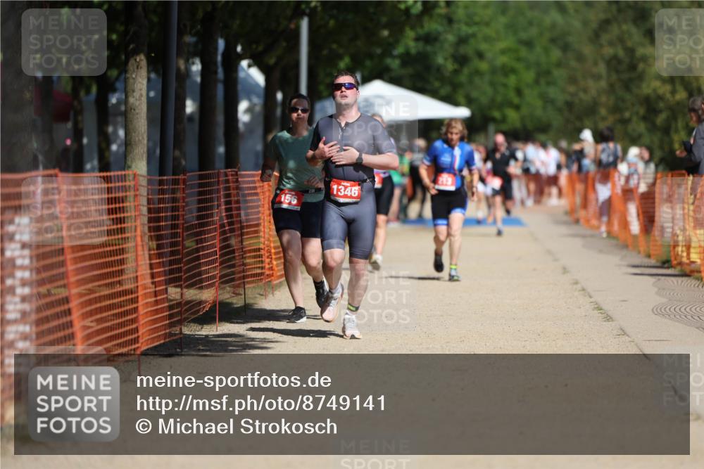 07.09.2025 - 19. Norderstedt Triathlon Michael Strokosch http://msf.ph/oto/8749141 07.09.2025 12:41:08 Laufen 156, 1346 meine-sportfotos.de