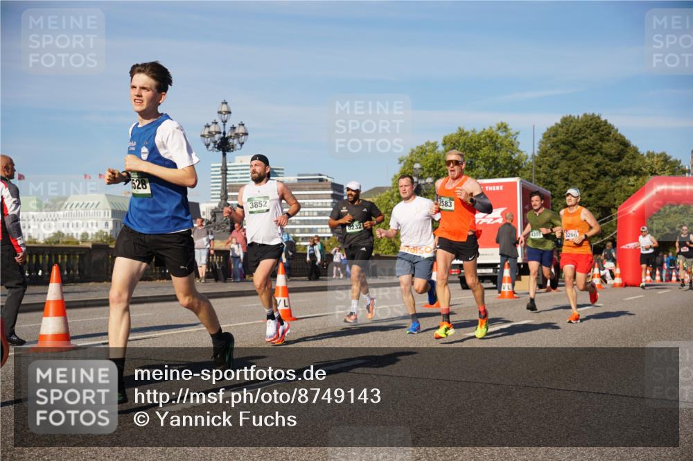 07.09.2025 - BARMER Alsterlauf Yannick Fuchs http://msf.ph/oto/8749143 07.09.2025 09:33:49 Laufen 3852, 8232, 2583, 4307, 3296 meine-sportfotos.de