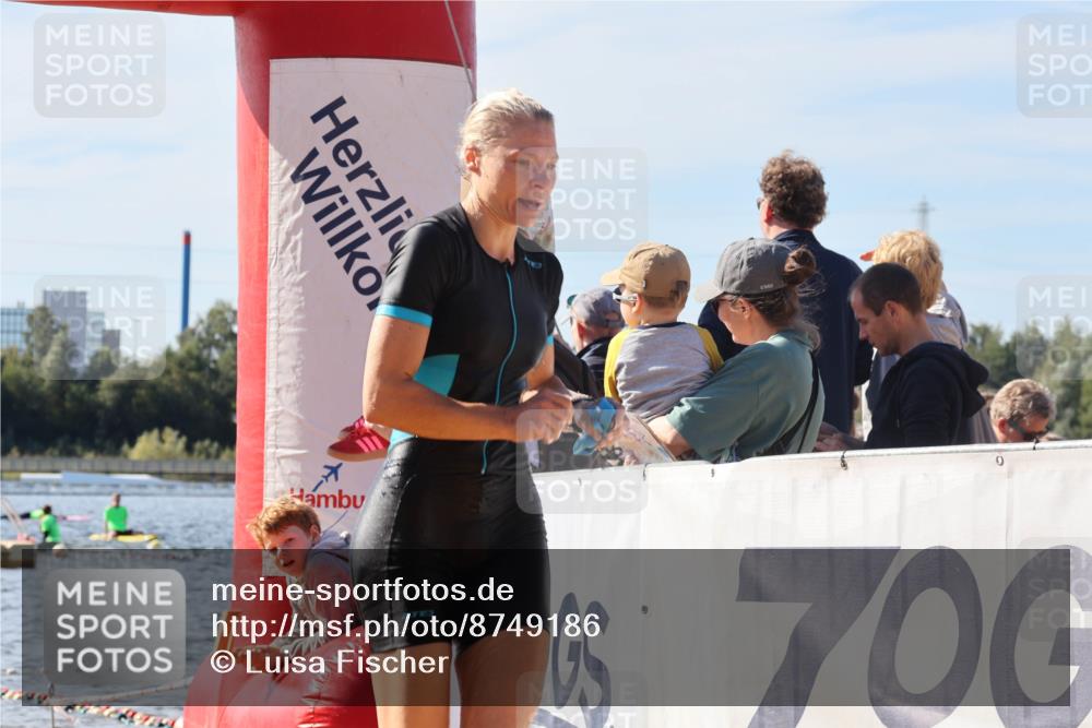 07.09.2025 - 19. Norderstedt Triathlon Luisa Fischer http://msf.ph/oto/8749186 07.09.2025 10:56:04 Schwimmen 229, 1301, 1377 meine-sportfotos.de