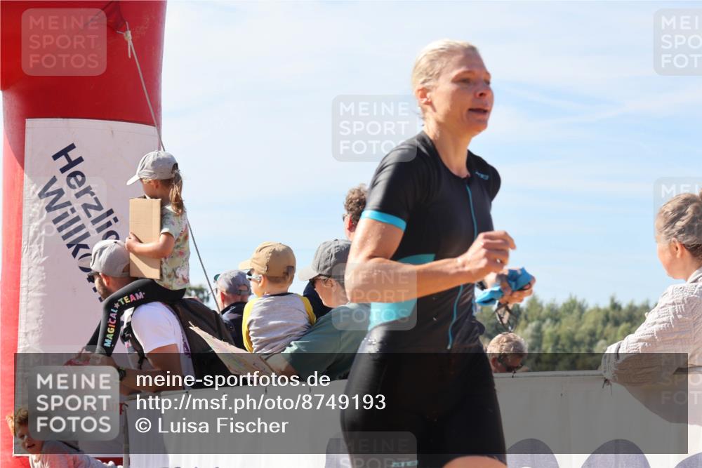07.09.2025 - 19. Norderstedt Triathlon Luisa Fischer http://msf.ph/oto/8749193 07.09.2025 10:56:04 Schwimmen 229, 1301, 1377 meine-sportfotos.de