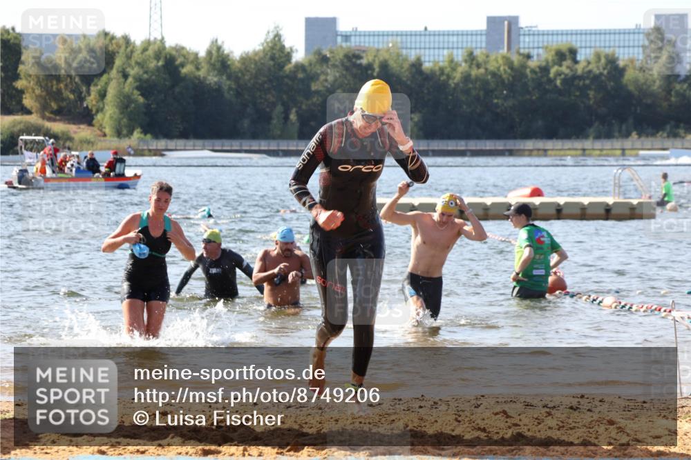 07.09.2025 - 19. Norderstedt Triathlon Luisa Fischer http://msf.ph/oto/8749206 07.09.2025 10:56:10 Schwimmen 229, 1301, 1308, 1314 meine-sportfotos.de