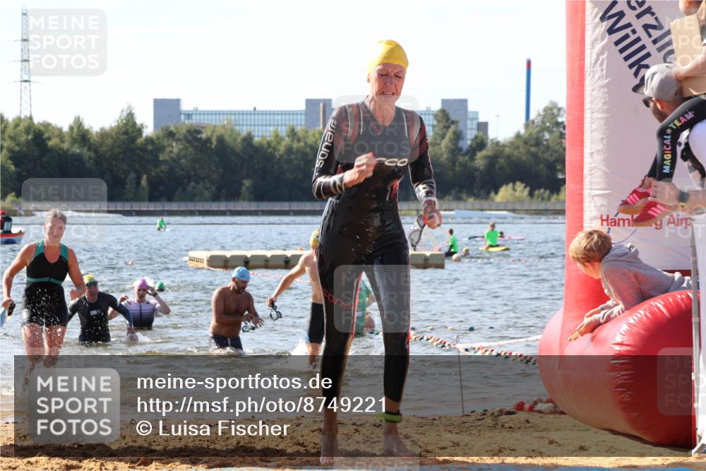 07.09.2025 - 19. Norderstedt Triathlon Luisa Fischer http://msf.ph/oto/8749221 07.09.2025 10:56:11 Schwimmen 229, 1206, 1301, 1308, 1314 meine-sportfotos.de