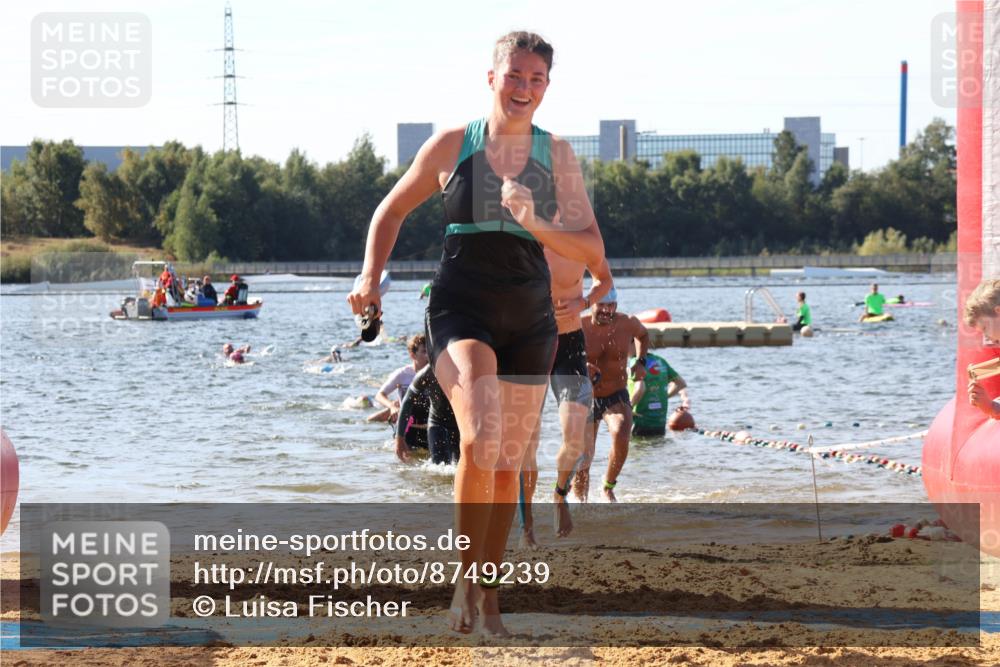07.09.2025 - 19. Norderstedt Triathlon Luisa Fischer http://msf.ph/oto/8749239 07.09.2025 10:56:15 Schwimmen 229, 760, 1206, 1308, 1314 meine-sportfotos.de