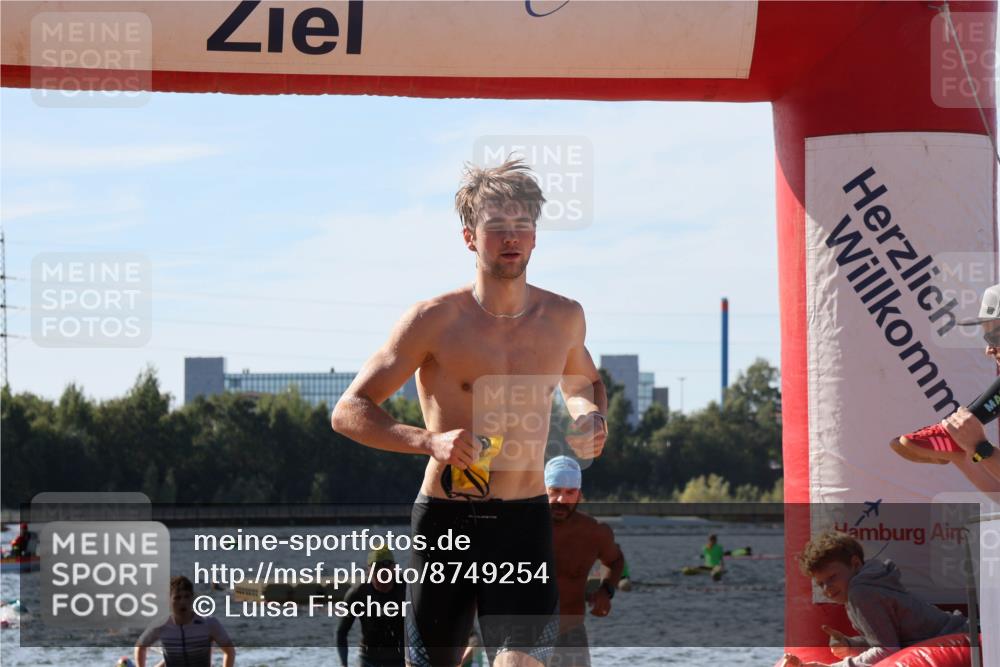 07.09.2025 - 19. Norderstedt Triathlon Luisa Fischer http://msf.ph/oto/8749254 07.09.2025 10:56:18 Schwimmen 229, 760, 1206, 1308, 1314 meine-sportfotos.de